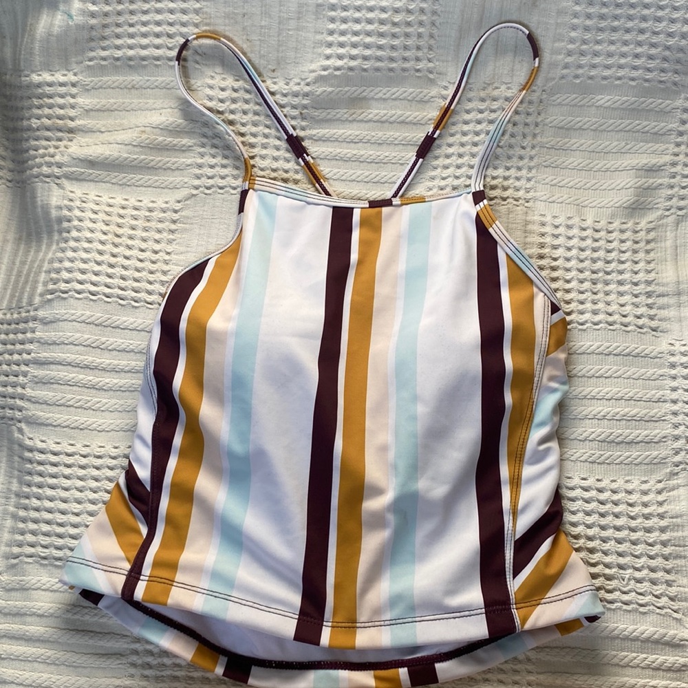 Nani swim top with flattering tie back.
